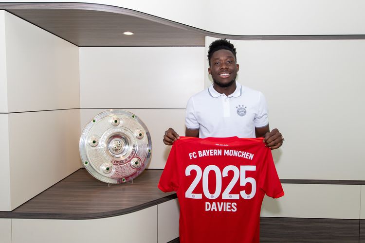 Alphonso Davies resmi perpanjang kontrak bersama Bayern Muenchen hingga 2025