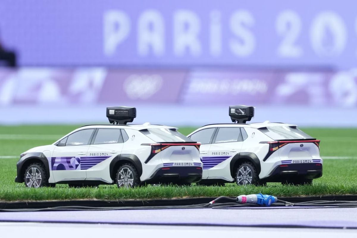 Field Support Robot (FSR) yang dikembangkan Toyota membantu penyelenggaraan Olimpiade Paris 2024