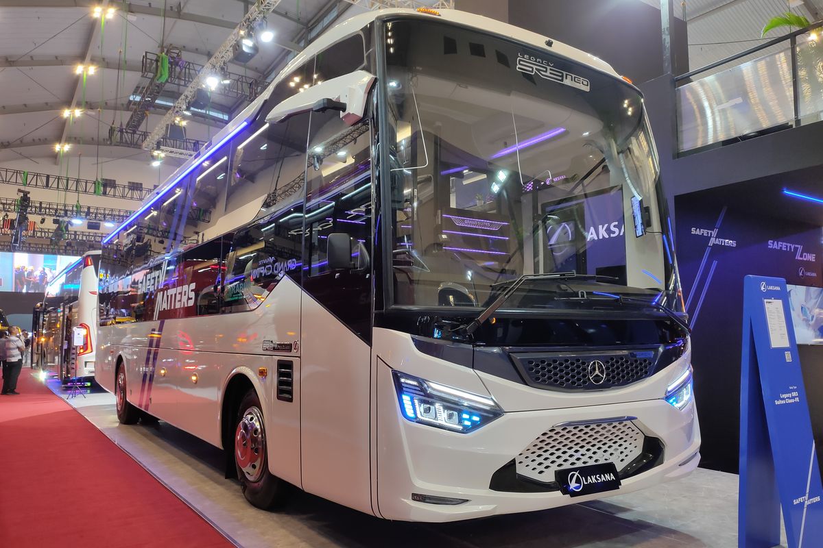 Kabin sleeper bus buatan Karoseri Laksana pakai bodi Legacy SR3 Neo Fe Suites Class