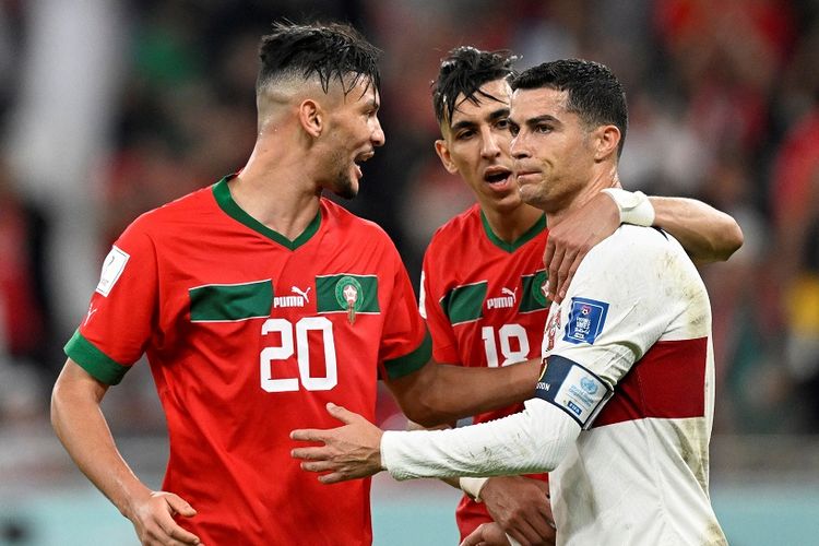 Megabintang timnas Portugal Cristiano Ronaldo setelah timnas tersingkir dari Piala Dunia 2022 Qatar. Portugal tersingkir seusai takluk 0-1 pada perempat final kontra Maroko yang berlangsung di Stadion Al Thumama, Doha, pada Sabtu (10/12/2022) malam WIB.