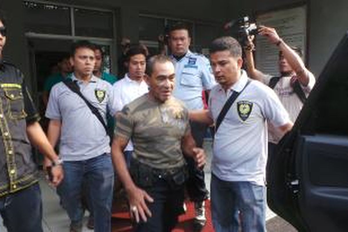 Petugas Lapas Narkotika Cipinang berinisial IR ditangkap aparat Bareskrim Polri terkait jaringan Fredi Budiman. Rabu (15/4/2015).
