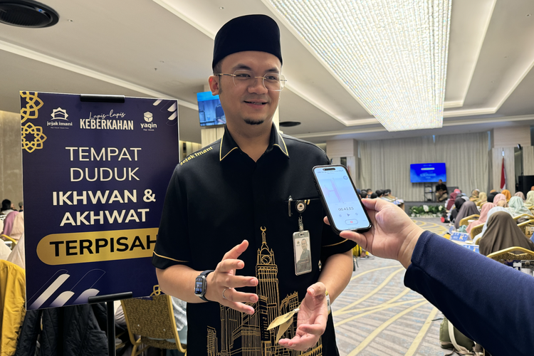 Presiden Direktur PT Jejak Imani Berkah Bersama H Muhammad Rizaldy Latief saat diwawancarai pada acara manasik bertajuk Umrah Lapis-Lapis Keberkahan di Jakarta, Rabu (13/11/2024).