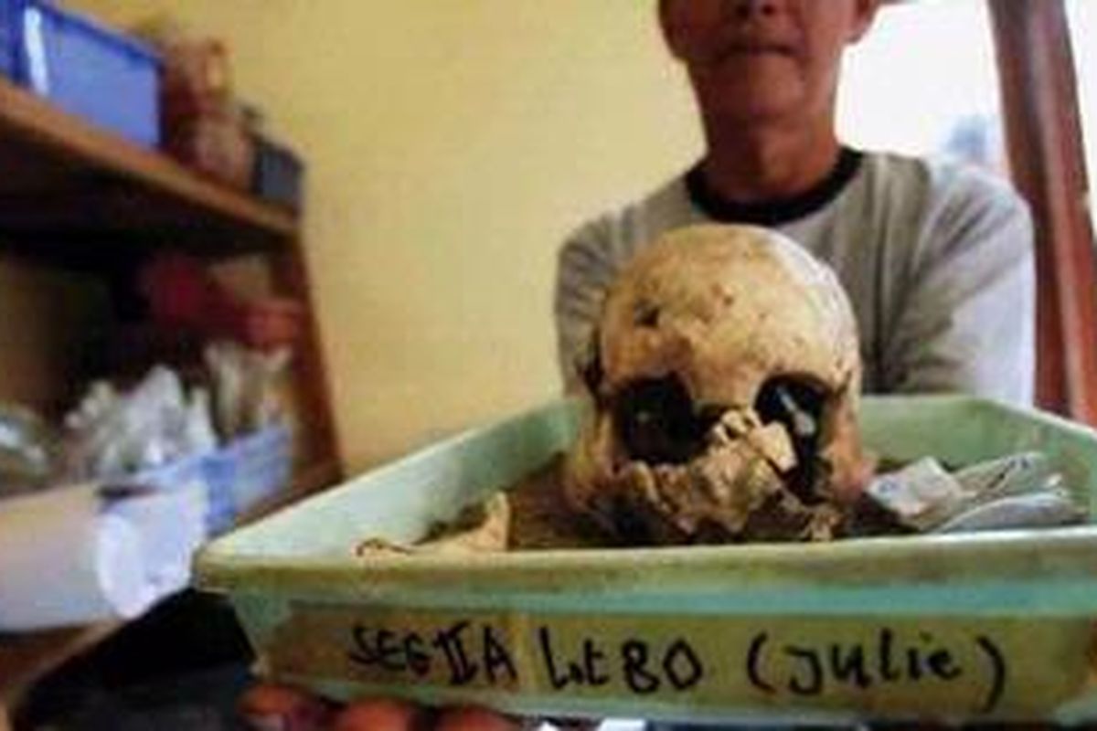 Salah satu fosil dari Batujaya, Karawang Utara, Jawa Barat, masih tersimpan rapi di gudang penyimpanan. Minggu (27/3). Peninggalan sejarah yang masih terus diteliti ini akan memperkaya khazanah pengetahuan sejarah bangsa.