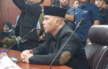 Anggota DPR RI, Ahmad Dhani dalam sidang MKD, di Gedung DPR, Jakarta, Rabu (7/5/2025).