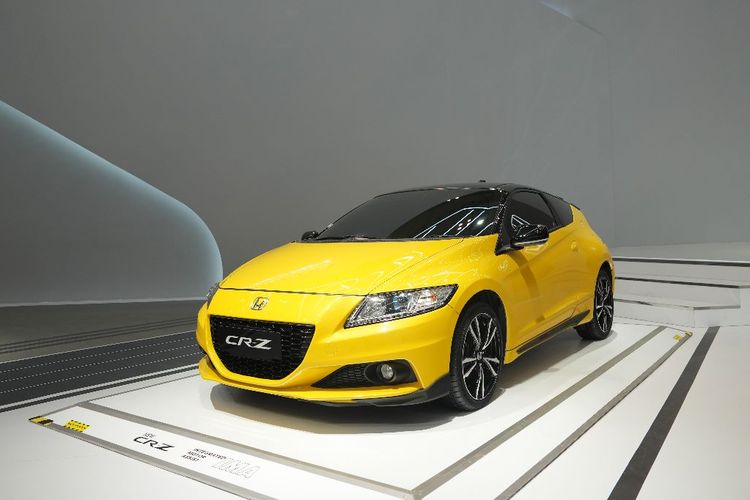 Mobil hybrid Honda CR-Z dipamerkan juga di GIIAS 2023