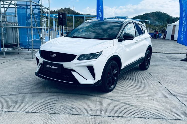 Geely Ungkap Alasan Bawa Coolray Bermesin Bensin ke Indonesia