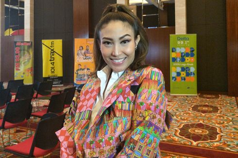 Ayu Dewi Ungkap Hubungannya dengan Regi Datau Sempat Tidak Direstui