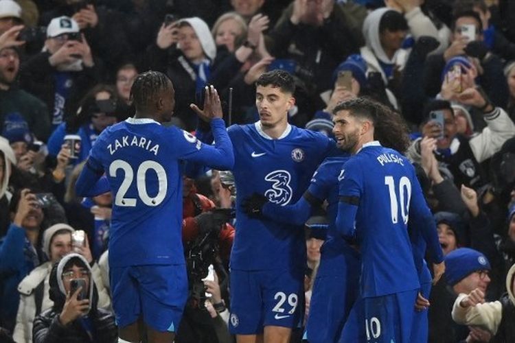 Kai Havertz (tengah) merayakan golnya bersama rekan-rekannya pada laga pekan ke-17 Liga Inggris yang mempertemukan Chelsea vs Bornemouth di Stadion Stamford Bridge, Rabu (27/12/2022) dini hari WIB. Terkini, Chelsea akan bertamu ke markas Leicester City pada pekan ke-27 Liga Inggris 2022-2023. Laga Leicester vs Chelsea dijadwalkan berlangsung di Stadion King Power pada Sabtu (11/3/2023) malam WIB.