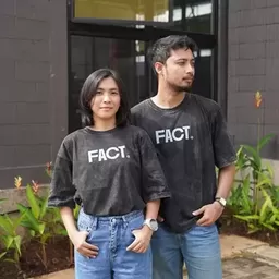 Kaos Eksklusif Fact. Kompas.com