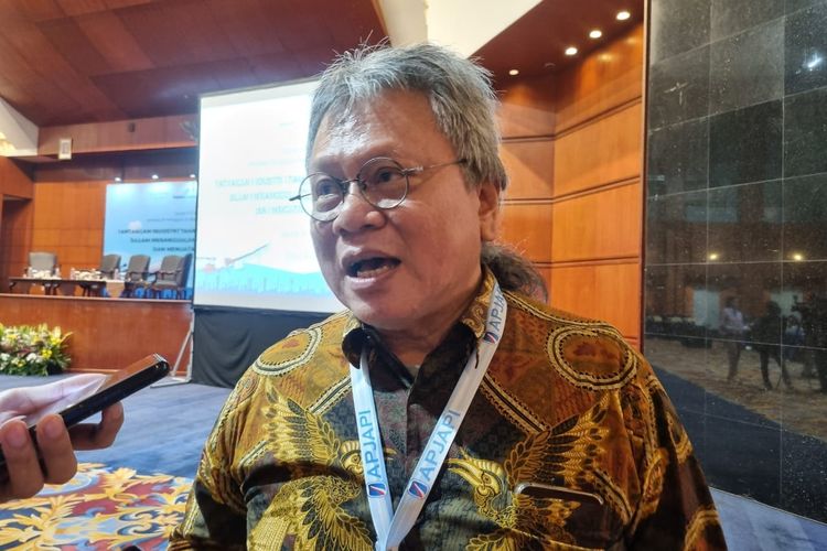 Ketua Asosiasi Pengguna Jasa Penerbangan Indonesia (Apjapi) Alvin Lie saat ditemui di Hotel Bidakara, Jakarta, Kamis (20/6/2024).