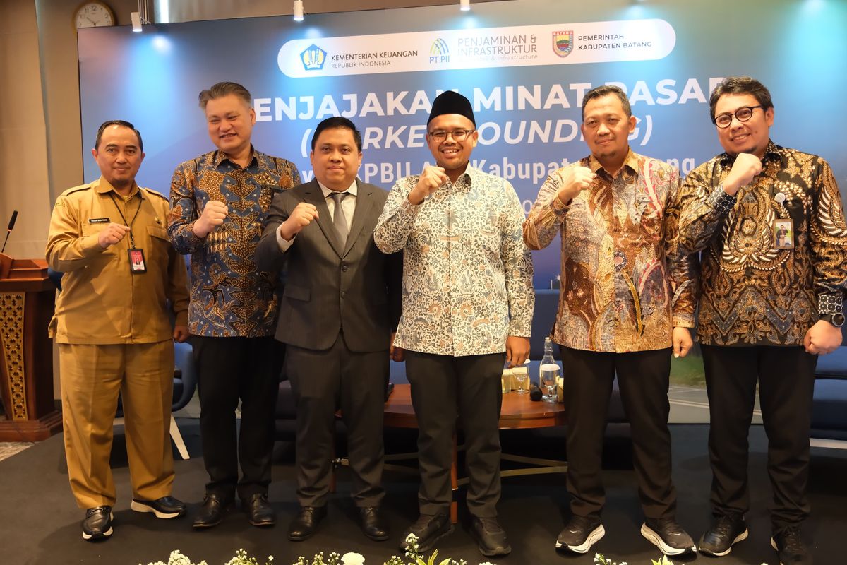 Bupati Batang M Faiz Kurniawan dalam penjajakan minat pasar terkait proyek Kerja Sama Pemerintah dengan Badan Usaha Alat Penerangan Jalan Umum (KPBU APJU) Kabupaten Batang di Jakarta, Senin (18/5/2026).
