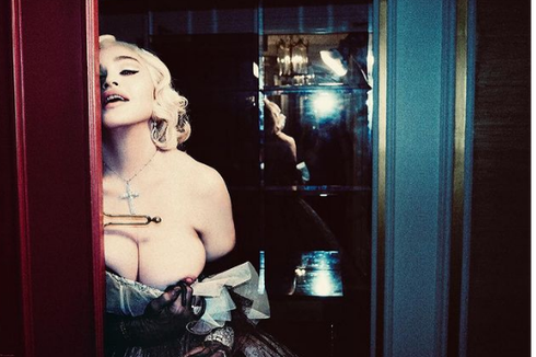 Berfoto Seksi Gaya Marilyn Monroe, Madonna Malah Tuai Kontroversi