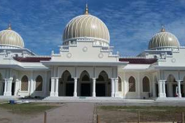 bangunan Mesjid AGung SUltan Jeumpa, yang terletak di pusat Kota Kabupaten Bireuen ini dipacu renovasinya. DESI