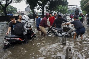 Titik Banjir Jakarta Makin Banyak, Ini Daftar 125 RT dan 14 Ruas Jalan yang Tergenang