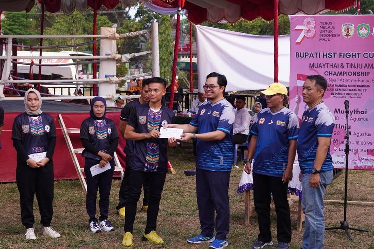 Bupati HST gelar turnamen Fighting Championship 2023 untuk kompetisi Muaythai dan Tinju Amatir.