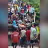 Ibu Hamil Ditandu Melintasi Jembatan yang Putus Akibat Banjir di Kupang