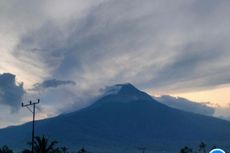 Gunung Lewotobi Alami 8 Kali Guguran, Jarak Luncur 1 Km