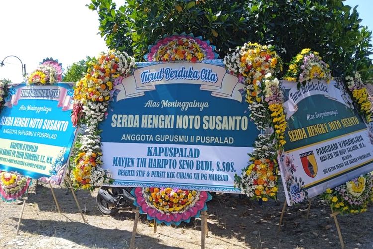 Ledakan Gudang Amunisi Madiun, Karangan Bunga Berjejer di Kediaman Serda Hengki