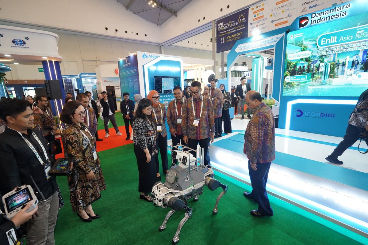 Ada Robot Humanoid hingga Panel Surya, PLN Icon Plus Pamerkan Teknologi ...