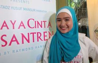 Febby "Blink" Rastanty: Siapa Tahu Dapat Hidayah