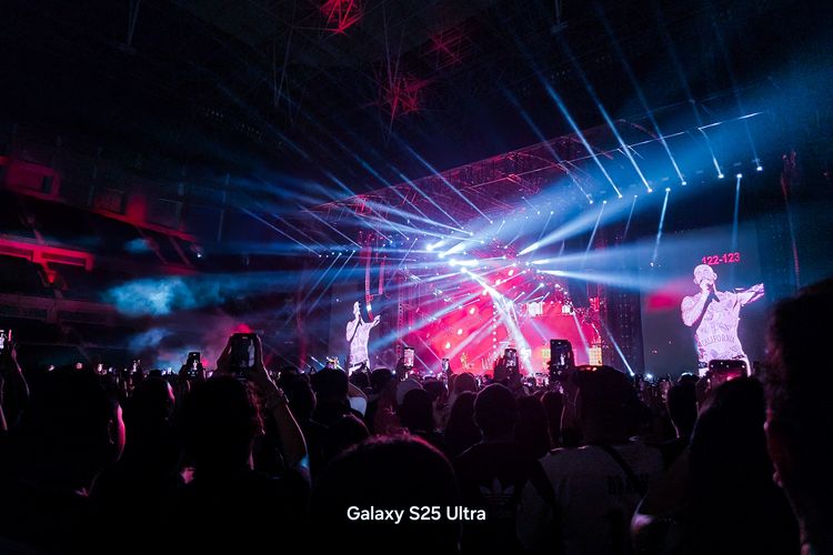 Megahnya panggung konser Maroon 5 di JIS, dipotret dengan Samsung S25 Ultra.