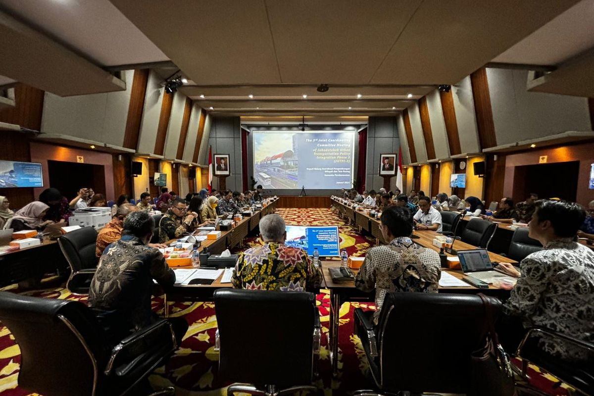 Kementerian Koordinator Bidang Perekonomian (Kemenko Perekonomian) menggelar Rapat Koordinasi (Rakoor) setingkat eselon I, Joint Coordinating Committee (JCC) Meeting of Jabodetabek Urban Transportation Policy Integration Phase 3 (JUTPI-3) di Kantor Kemenko Perekonomian, Kamis (25/1/2024).