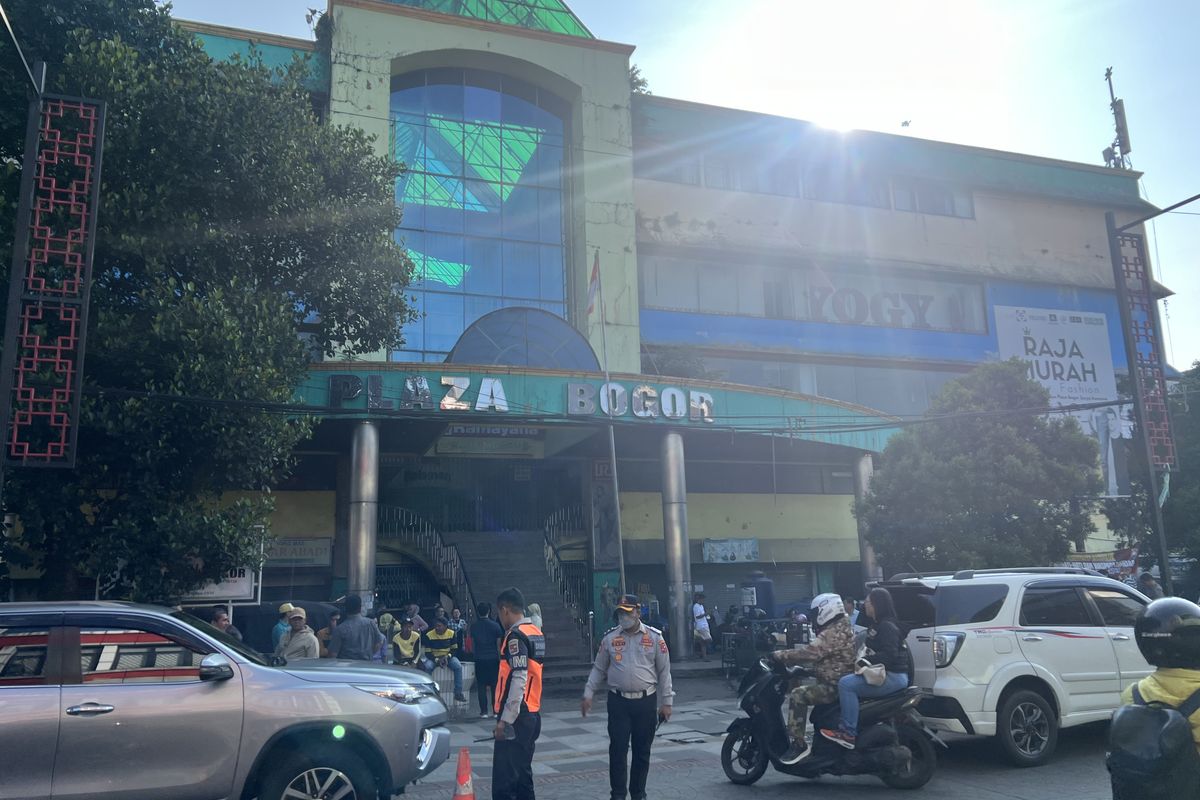 Pembongkaran Plaza Bogor belum bisa dipastikan.