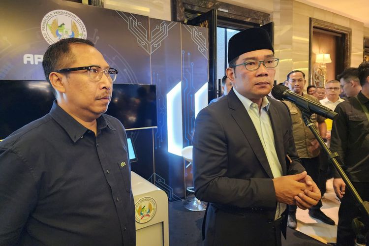 Gubernur Jabar Ridwan Kamil mengingatan jajarannya agar tidak selalu mengandalkan APBD dan meningkatkan PAD.