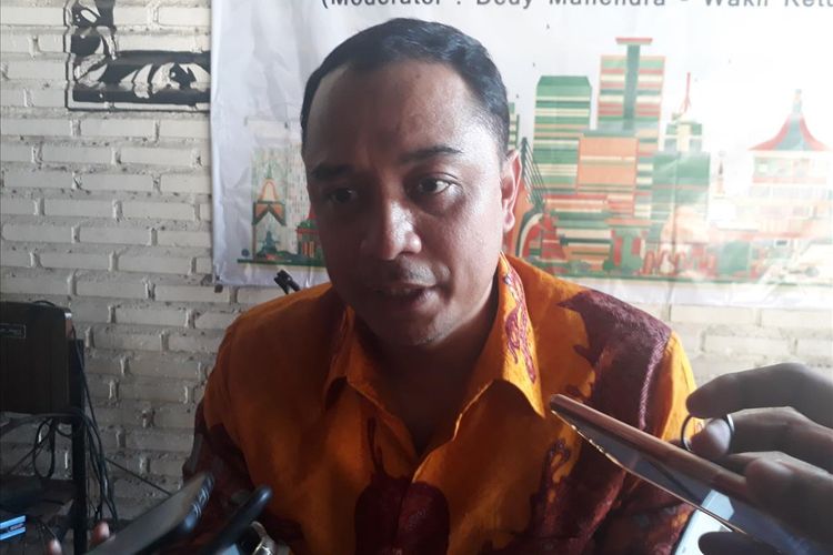 Plt Kepala Dinas Kebersihan dan Ruang Terbuka Hijau Eri Cahyadi