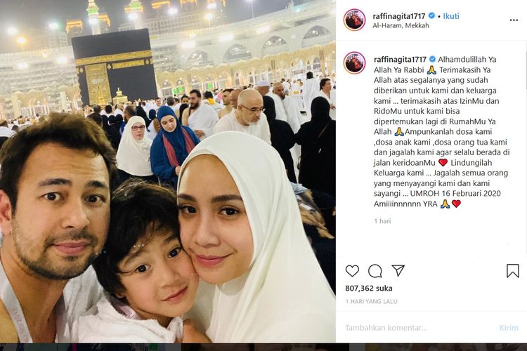 Pasangan Raffi Ahmad dan Nagita Slavina menunaikan ibadah umrah bersama putra mereka, Rafathar.