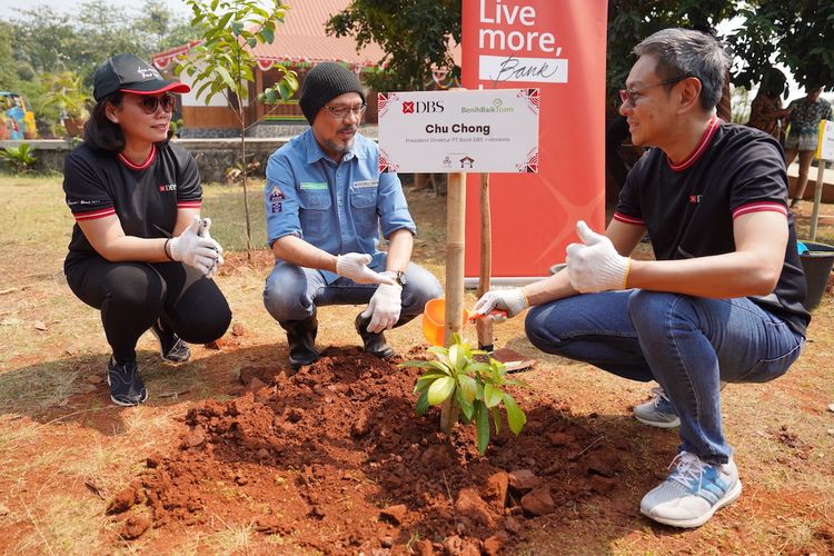 Dukung penerapan ekonomi hijau, Bank DBS Indonesia tunjukkan ragam prakarsa dan kemitraan inovatif, mulai dari pembiayaan hijau hingga penurunan jejak karbon