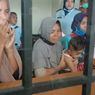 Kisah 4 Ibu Terdakwa Pelemparan Atap Pabrik Tembakau, Bawa Balita ke Penjara, Kini Kasusnya Ditangguhkan