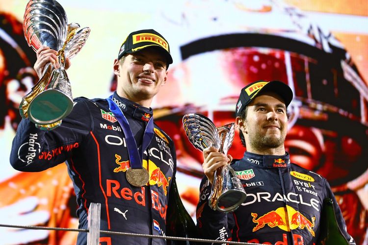 Dua pebalap Tim Red Bull Racing Max Verstappen  dan Sergio Perez 