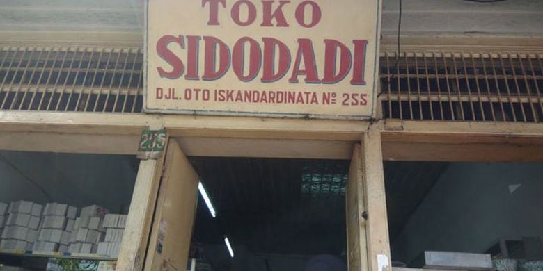 Toko Sidodadi di Bandung, Jawa Barat.