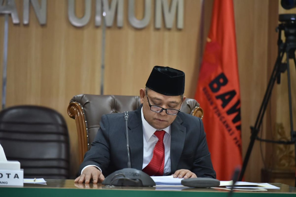 Anggota Bawaslu RI Totok Hariyono dalam sidang pembacaan putusan atas laporan dugaan pelanggaran administrasi pemilu KPU RI yang dilaporkan 7 partai politik, Selasa (13/9/2022).