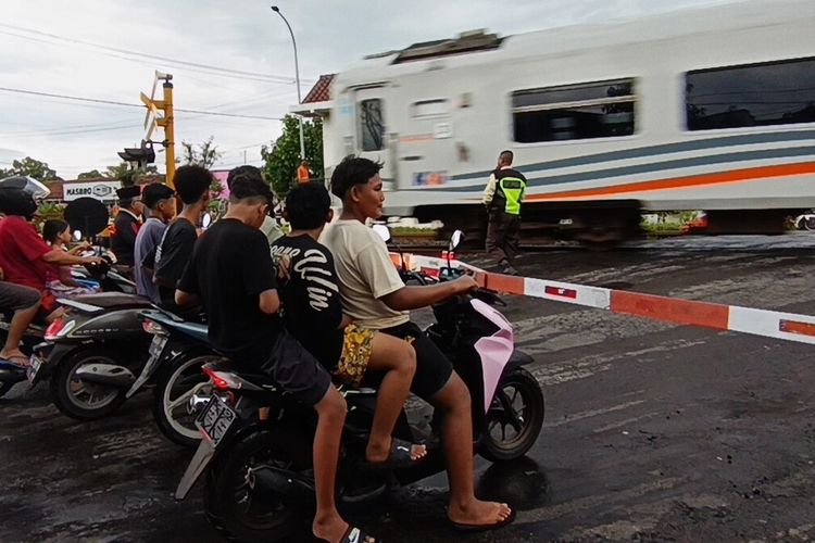Penjelasan KAI soal Kecelakaan Kereta Api di Magetan yang Menewaskan 4 Orang