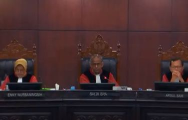 Sidang Uji Materi UU Hak Cipta dipimpin Hakim Ketua Saldi Isra, dua hakim anggota Enny Nurbaningsih, dan Arsul Sani di gedung Mahkamah Konstitusi, Jakarta Pusat, Kamis (24/4/2025). 