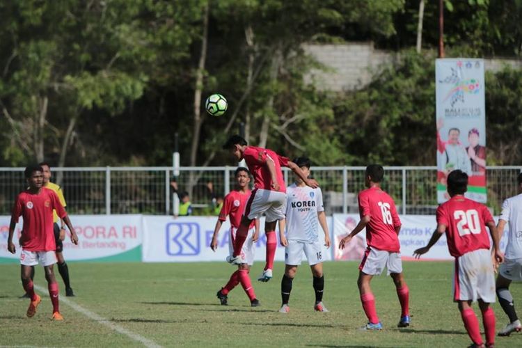 Timnas Pelajar U-15 besutan Kemenpora meraih kemenangan kedua saat melakoni Bali International Football Championship (IFC) 2018 Piala Menpora dengan mengandaskan wakil Korea Selatan, Busan FC melalui skor akhir 3-0 ketika berlangsung di Lapangan Pecatu, Badung, Bali, Selasa (4/12/2018).