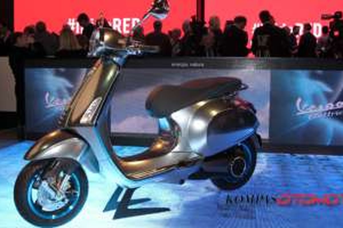 Vespa Elettrica mejeng perdana di EICMA, Milan.