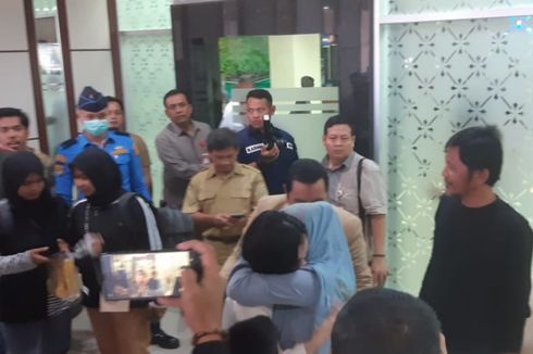 Disambut Haru, 4 Mahasiswi Asal Sultra yang Pulang dari Wuhan Tiba di Bandara Kendari