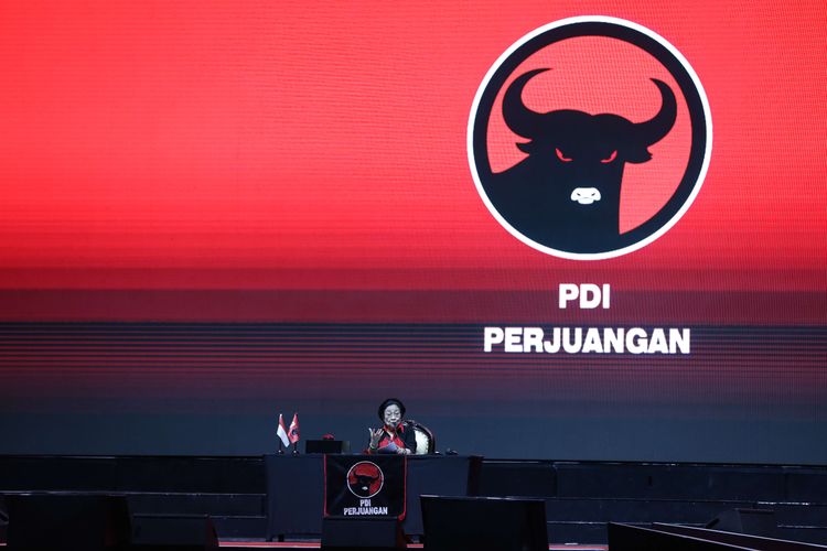 Ketua Umum Partai Demokrasi Indonesia Perjuangan (PDI P), Megawati Soekarnoputri memberikan pidato saat perayaan HUT ke-50 PDI P di JI Expo Kemayoran, Jakarta, Selasa (10/01/2023).