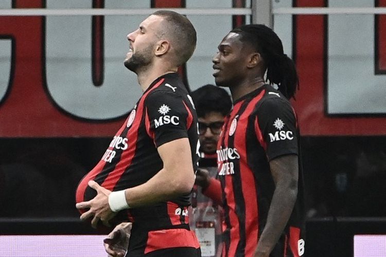 Bek AC Milan, Strahinja Pavlovic, memiliki kebahagiaan ganda usai membawa Rossoneri menang atas AS Roma pada laga lanjutan Liga Italia, Senin (3/11/2025) dini hari WIB.