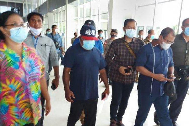 Populer Nusantara Gubernur Papua Dideportasi Dari Papua Nugini Dampak Pencarian Emas Di Pantai Maluku Halaman All Kompas Com