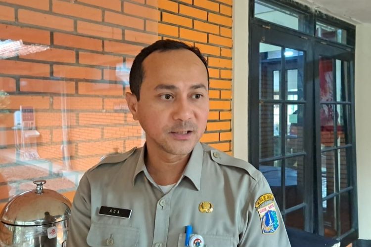 Pelaksana Tugas (Plt) Sekretaris DPRD DKI Augustinus usai rapat terkait APBD DKI 2024 di kawasan Bogor, Jawa Barat, Selasa (10/10/2023).