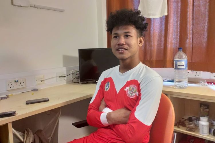 Bek Garuda Select, Bagas Kaffa, saat ditemui di flat tempat menginap skuad Garuda Select di kawasan Universitas Aston, Birmingham, Inggris.