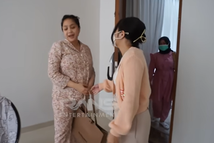 Nagita Slavina dan Prilly Latuconsina