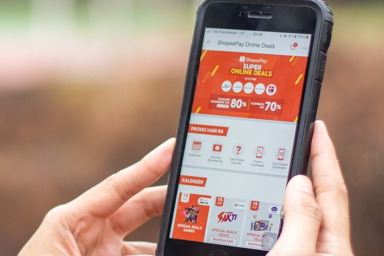 Ketentuan dalam Shopee PayLater adalah mirip dengan pinjaman online. Bunga Shopee PayLater saat ini adalah 2,95 persen dan biaya penanganan 1 persen