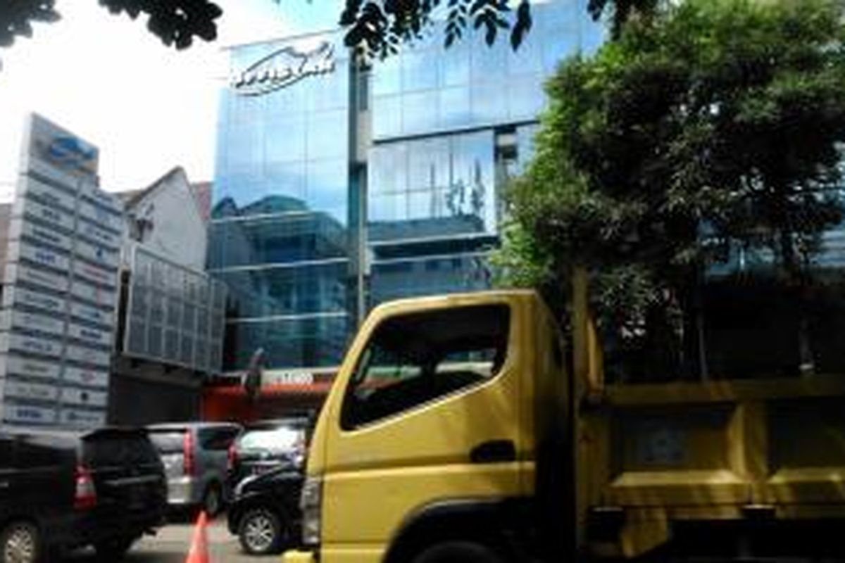 Kantor PT Offistarindo Adhiprima, Jl. Roa Malaka Utara 38-38A Roa Malaka Tambora Jakarta Barat (Jakbar), salah satu dari lima lokasi yang digeledah penyidik Tindak Pidana Korupsi Badan Reserse Kriminal Polri, Rabu (8/4/2015), terkait kasus dugaan korupsi UPS.