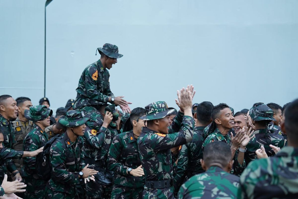 Sebanyak 1.840 taruna/taruni dari Akmil, AAU, AAL, Akpol, IPDN, PSSN, dan Universitas Pertahanan tiba di Pelabuhan Semayang, Balikpapan, Jumat (3/5/2024), untuk mengikuti Latsitardanus 2024.
