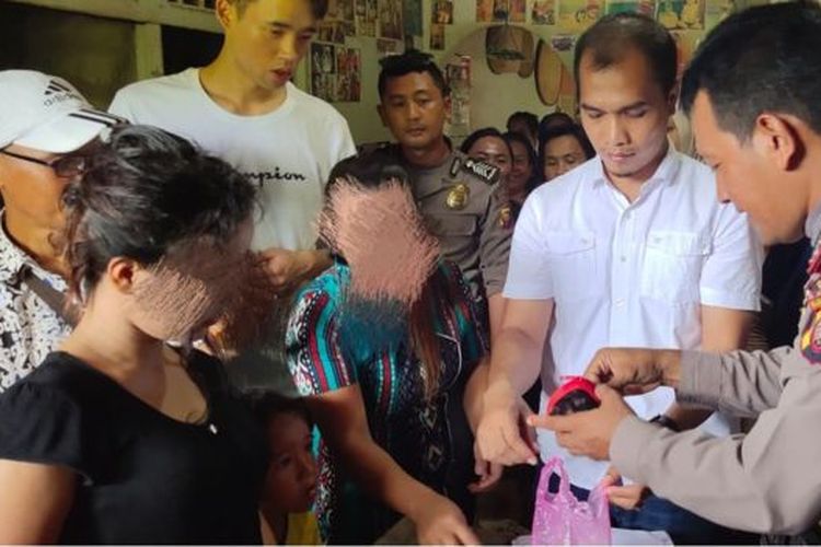 Polres Mempawah melakukan operasi tangkap tangan terhadap pria asal China yang menikah dengan perempuan di bawah umur di kabupaten tersebut. 